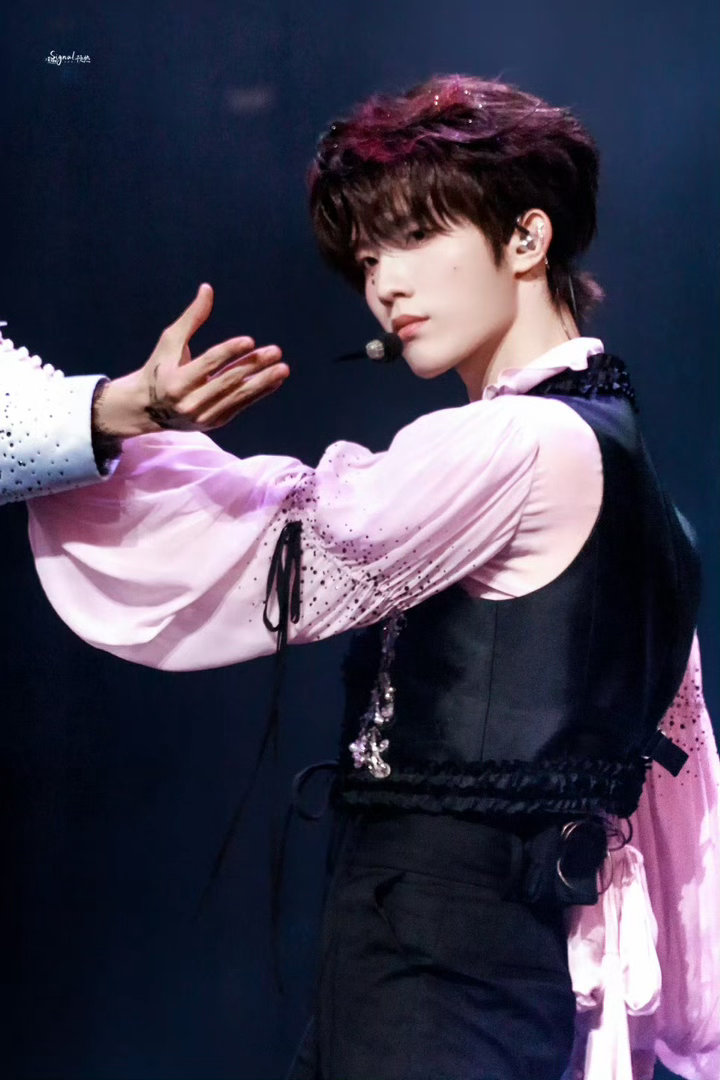 树师傅当一天苏新皓的摄影师已被老师们发的苏新皓美图砸晕，大家都太会拍啦，爱看多发