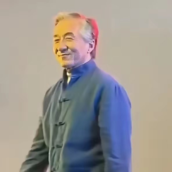 我有预感娱乐圈这次要变了看到成龙竟然也满头白发了！印象里的他上蹿下跳、飞檐走壁常