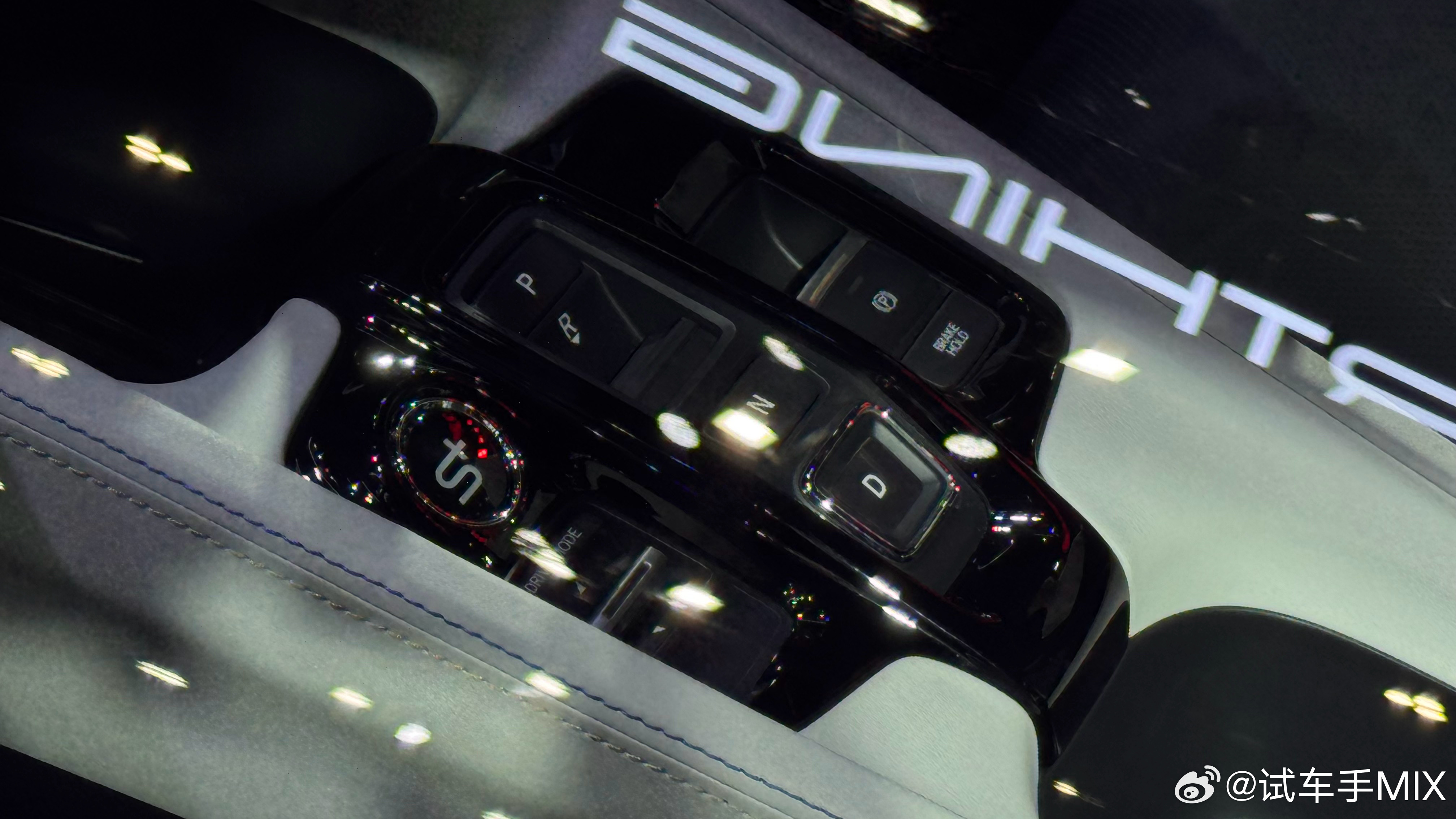 型格双门版替身，本田披露Prelude19寸轮毂带一套四活塞Brembo双门造型