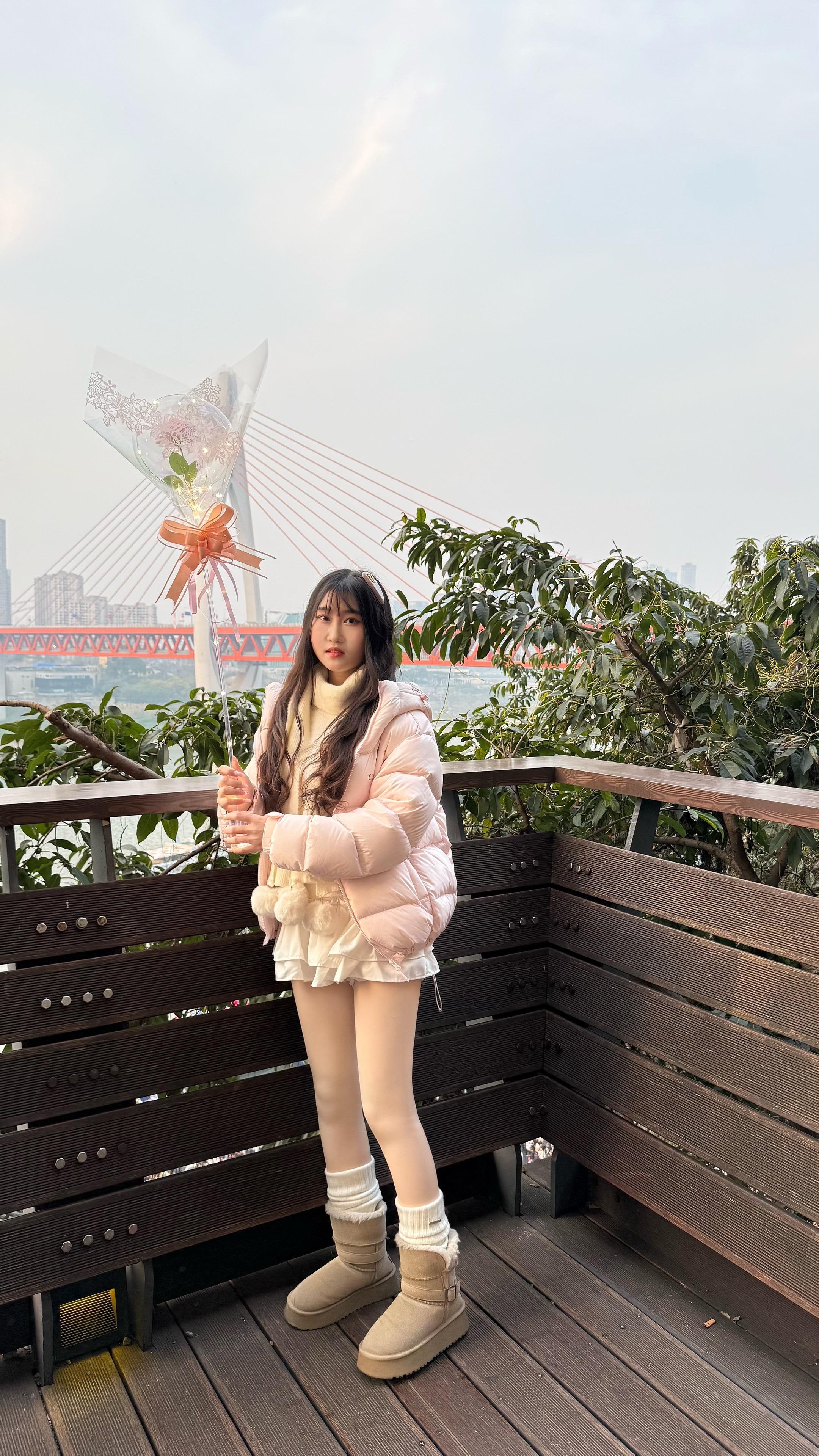 “经济独立，人格独立，思想独立，先有自我，才无枷锁，脚踏实地，方得始终...