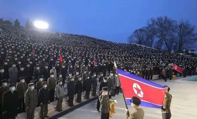 日本为什么忌惮朝鲜！第一，朝鲜境内没有日企，人家不稀罕。第二，朝鲜人也不用日本的