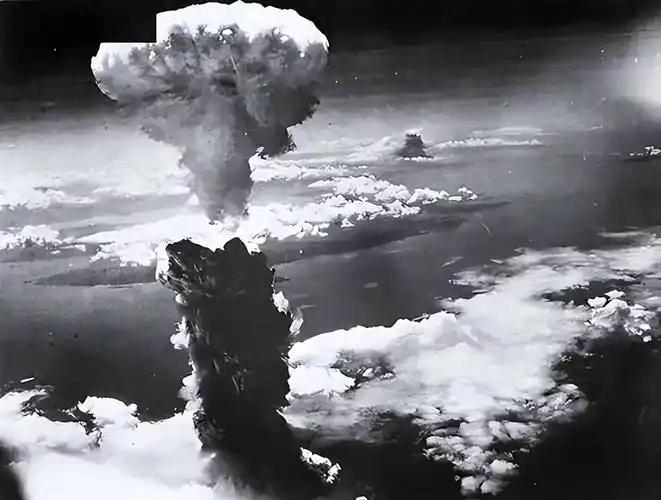 日本有件事坚持了80多年，还没彻底死心，就像从美国嘴里等来一句对不起。
 
最好