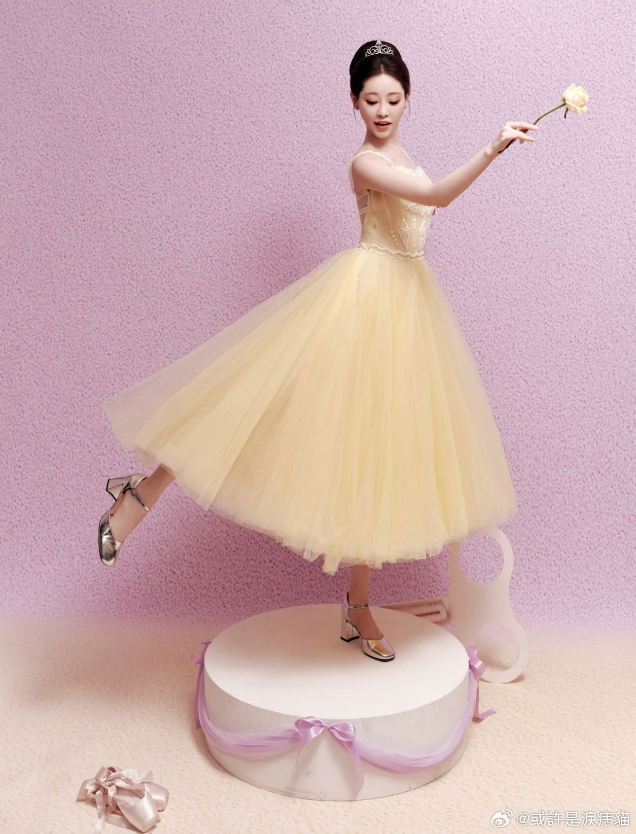 祝绪丹舞台上的八音盒公主 谁还没看过祝绪丹跳的这段舞🎶追光落下的刹那，灵动地踩