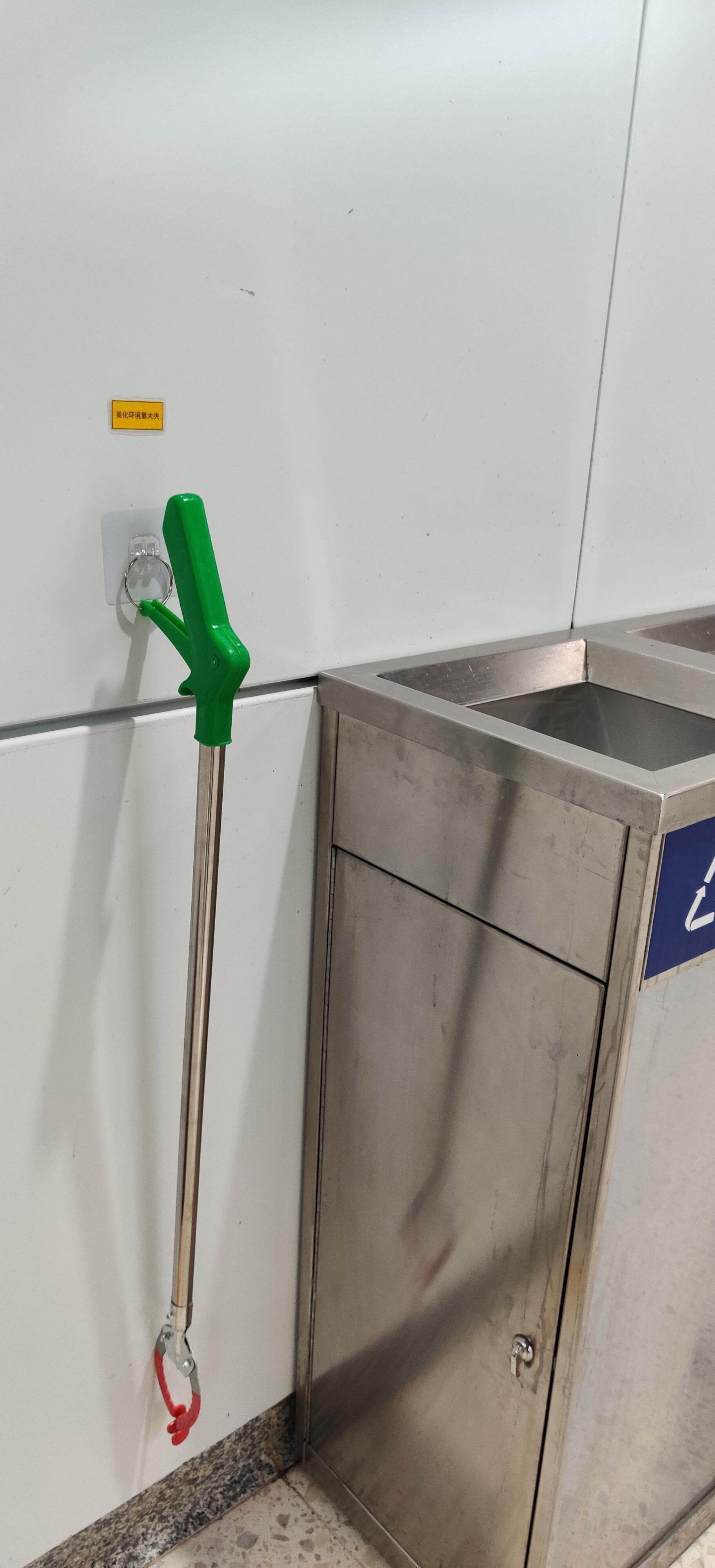 神经啊，深圳地铁害我笑了一下 