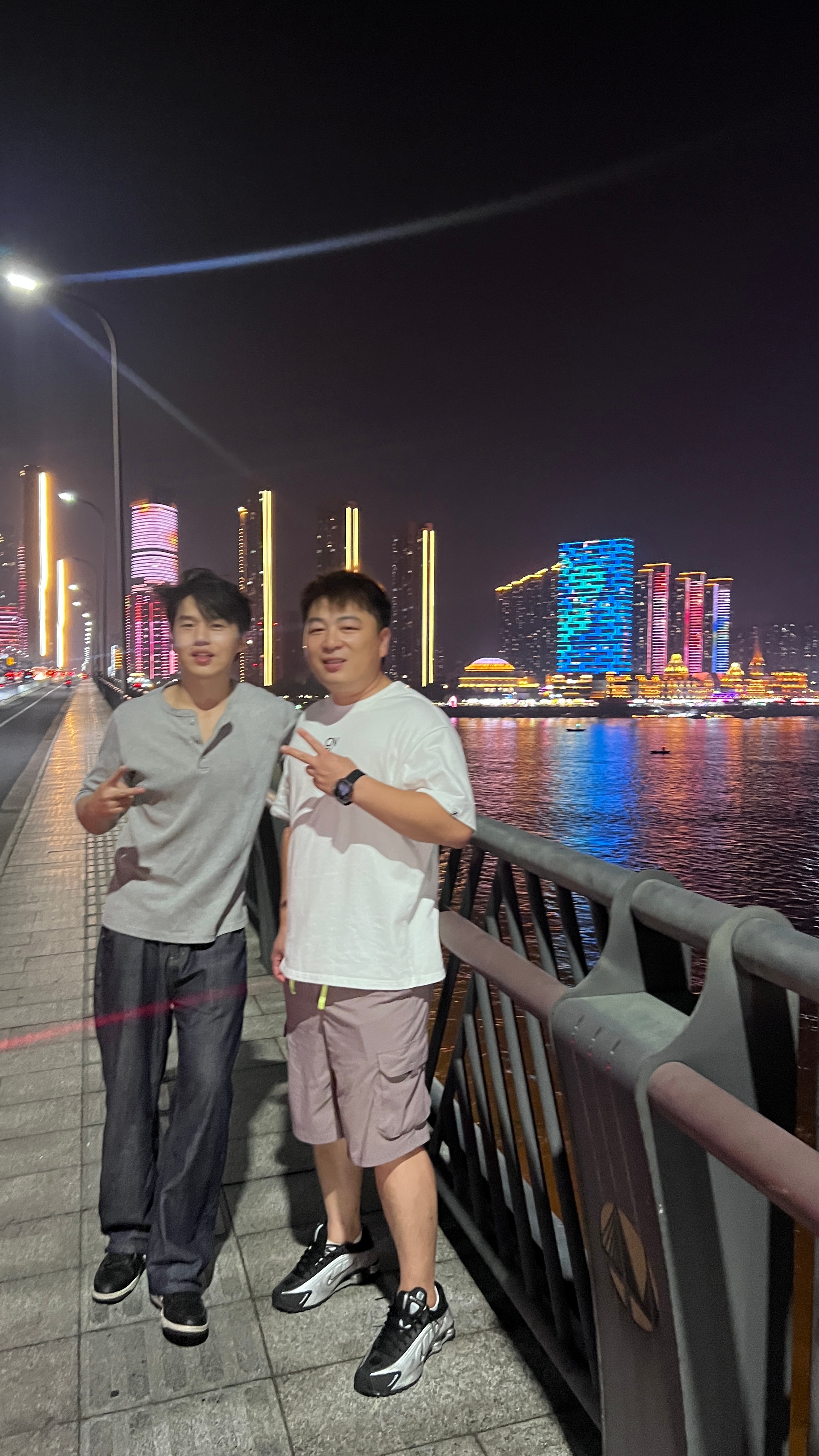 应黄老师的要求散步10公里  ​​​