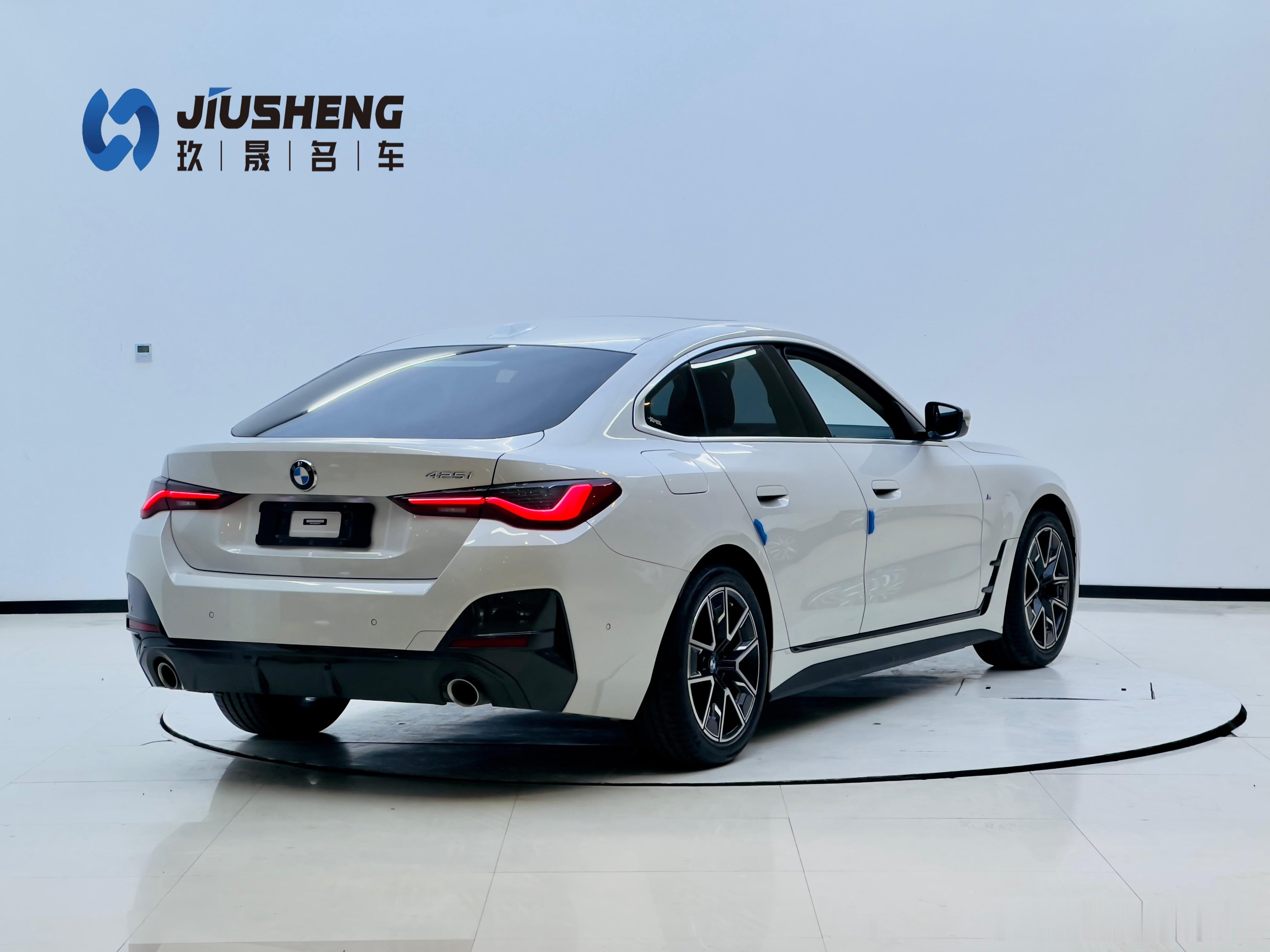 【车辆名称】2022款 宝马4系 425i Gran Coupe M运动套装【上
