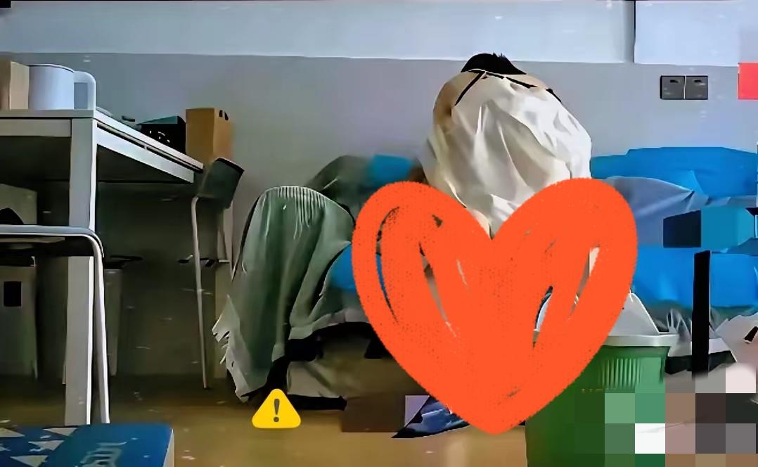 为啥湖南省人民医院icon副院长和自己女下属的这件事能闹这么大？
​不是因为那块