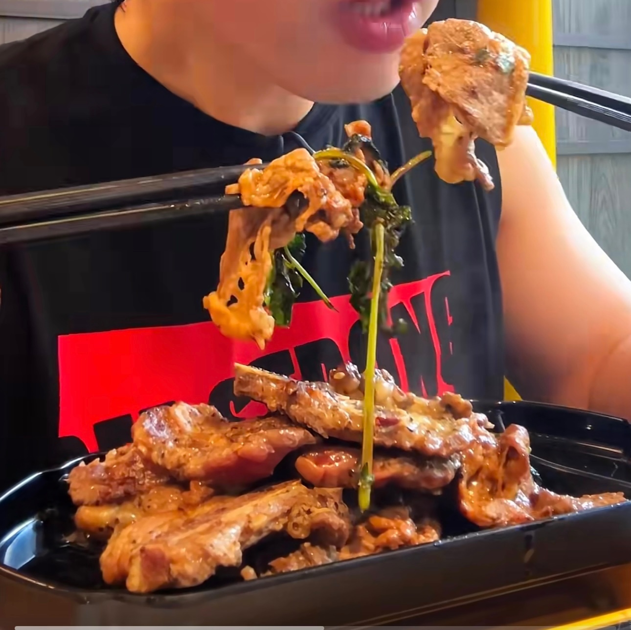说真的，感觉好多左撇子也会用右手，我一直特羡慕那种吃饭能左右开工的人[柯基]左手