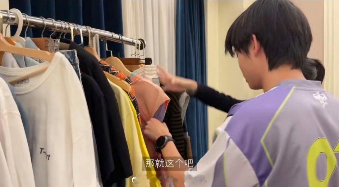 真嘟选这套吗，这套衣服纯靠颜值撑2026kpl夏季赛