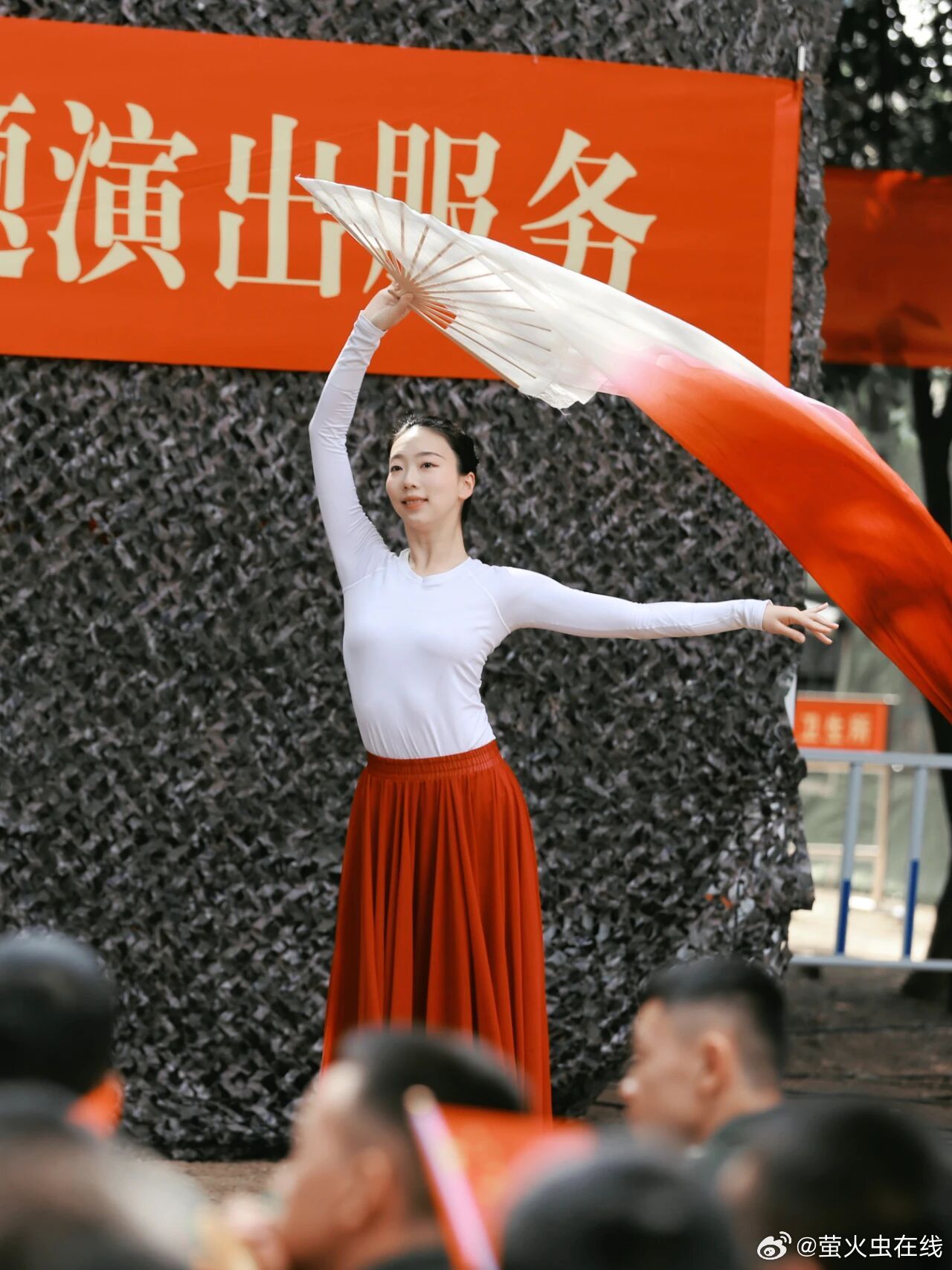 中原劲旅烽火问鼎计划热点观点  文艺轻骑队，来了！近日，解放军文化艺术中心文艺轻