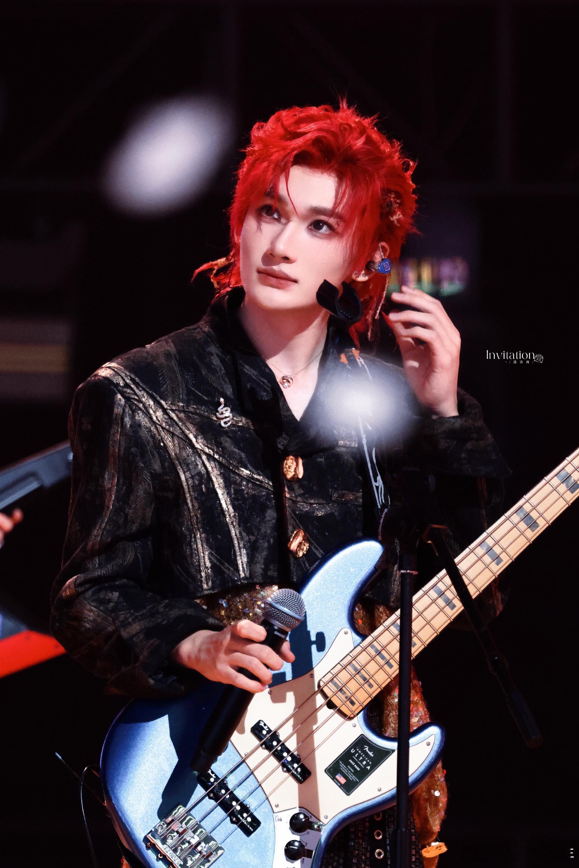 余宇涵红发 红发把少年棱角衬得更清晰，清爽又有攻击性，魅力直接拉满 