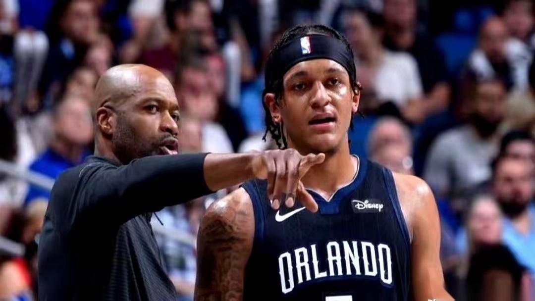 班切罗现在在魔术的存在感太低了

魔术战胜雄鹿，班切罗打了33分钟，投篮10中3