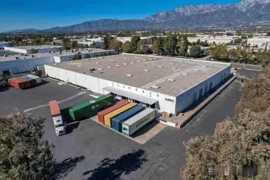 特朗普改造仓库用于8万无证移民



    根据最新报道，美国特朗普政府正在推