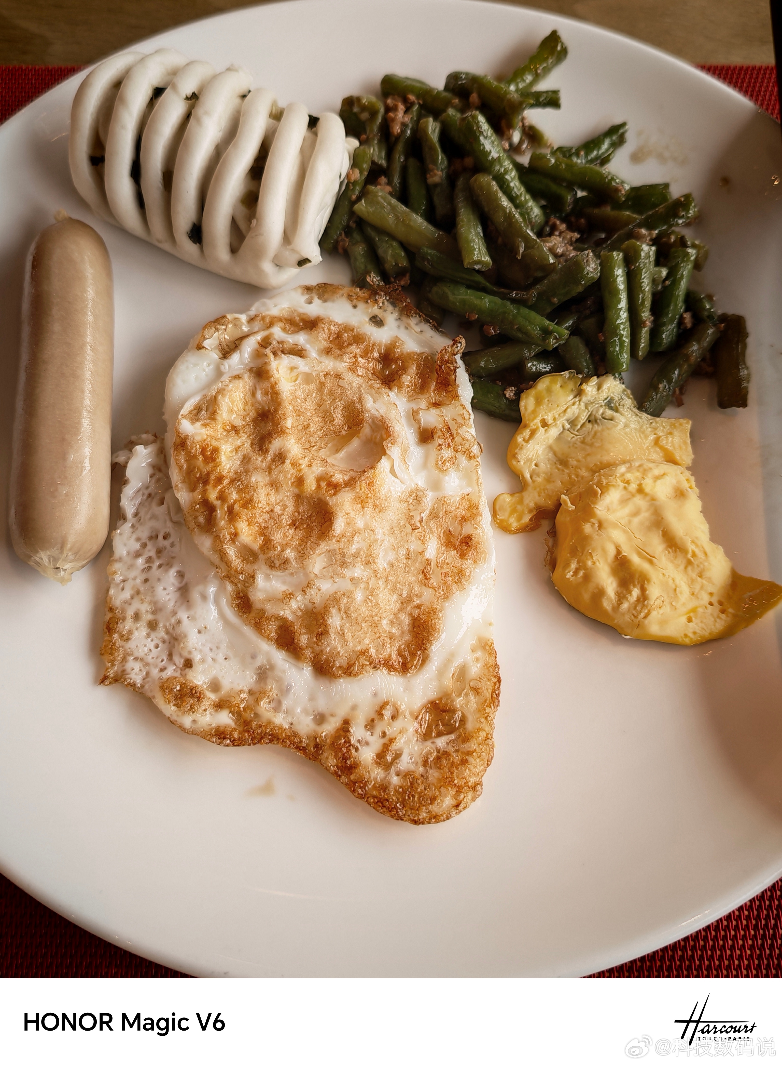 吃早餐了吗？两个煎蛋、一根肠、一点豆角、一杯咖啡这个份量如何？ 