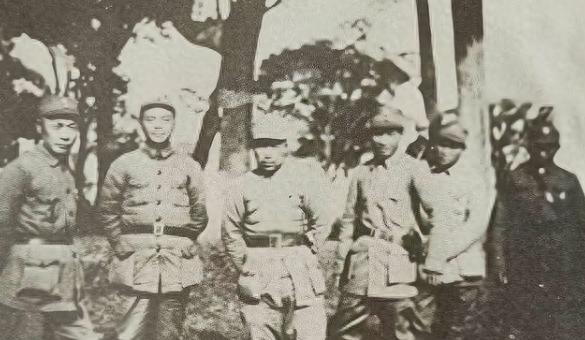 1946年底叶飞赖传珠给陈毅发电：山东局势不利，考虑转往东北或返回苏中调整？
1