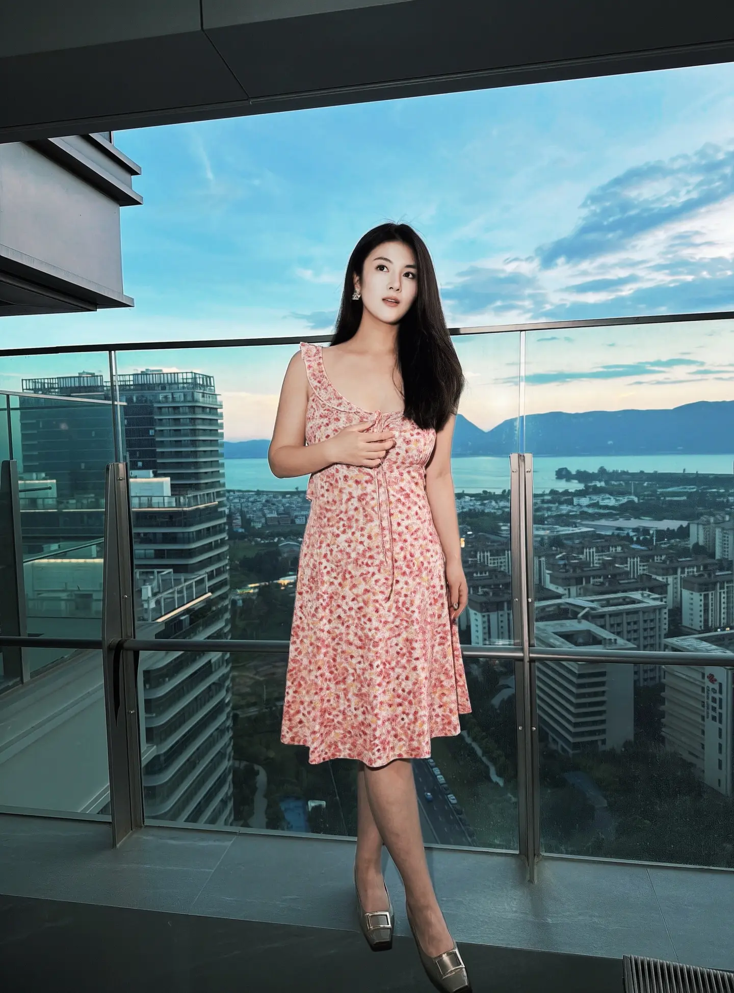 多拍照，少内耗。因为你记录的样子，就是你认真生活的样子。也就是你在悄悄...