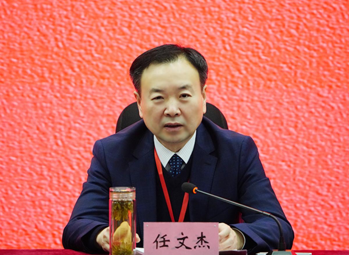 河南医药大学的任文杰书记，正式卸任了。

说起来，任文杰跟新乡的缘分可不浅。他从
