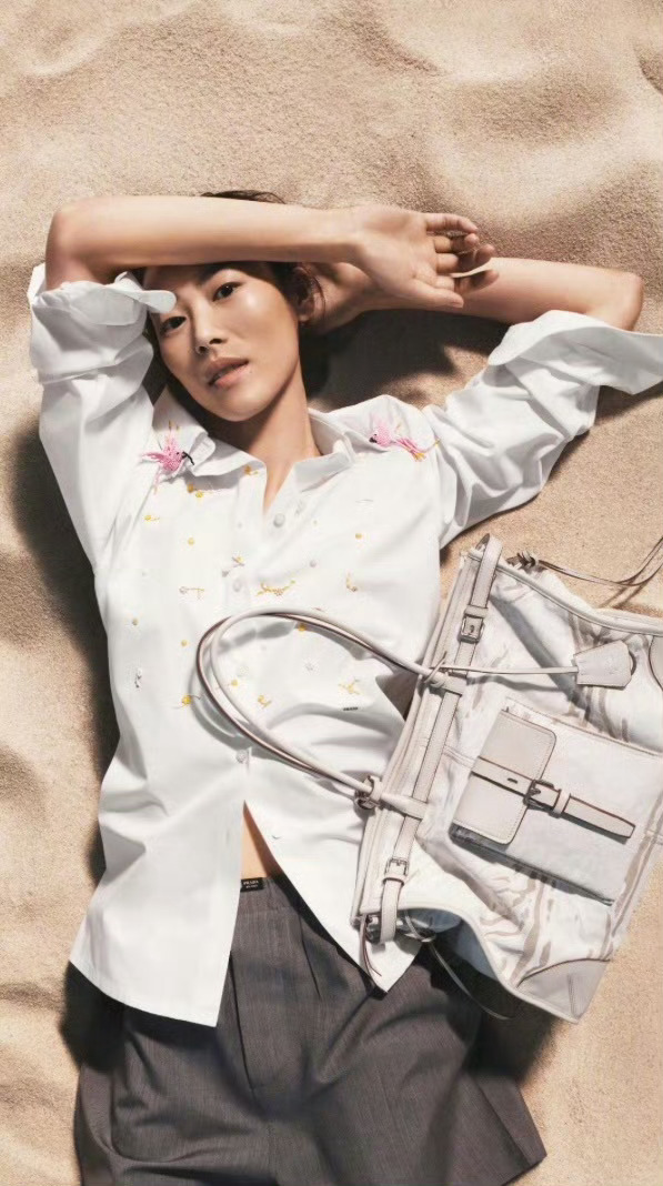 刘雯 × Prada Days of Summer 2026 Campaign 