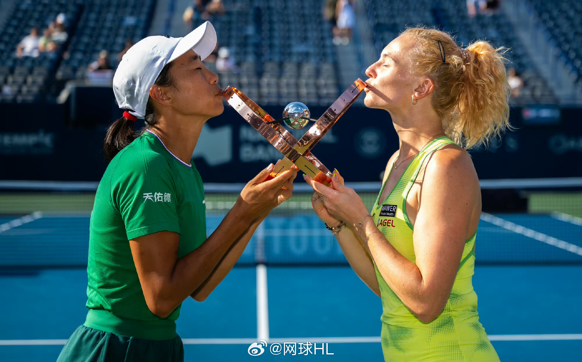 🇨🇳张帅本赛季已夺四冠！阿德莱德500🏆：🇨🇳张帅/西尼亚科娃澳网🏆