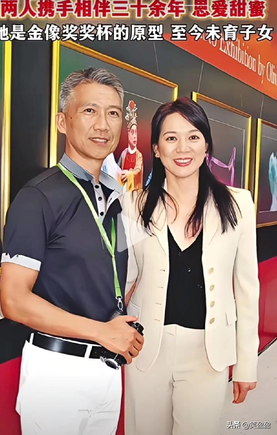 1979年港姐冠军郑文雅，
不仅是金像奖奖杯的原型，
更是港姐历史上公认的前卫代