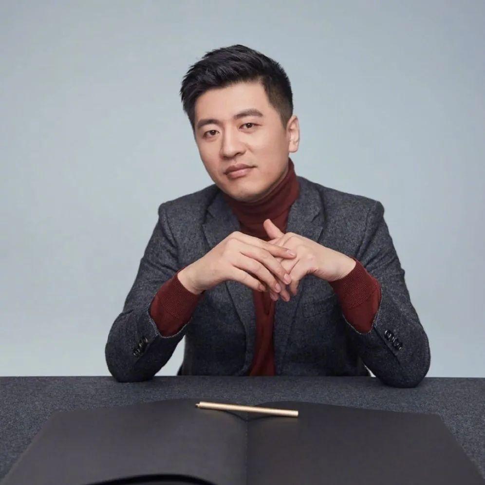 张雪峰称想读博被多名高校导师拒绝。导师：我想消停地退休。学生写，老师指导，即使老