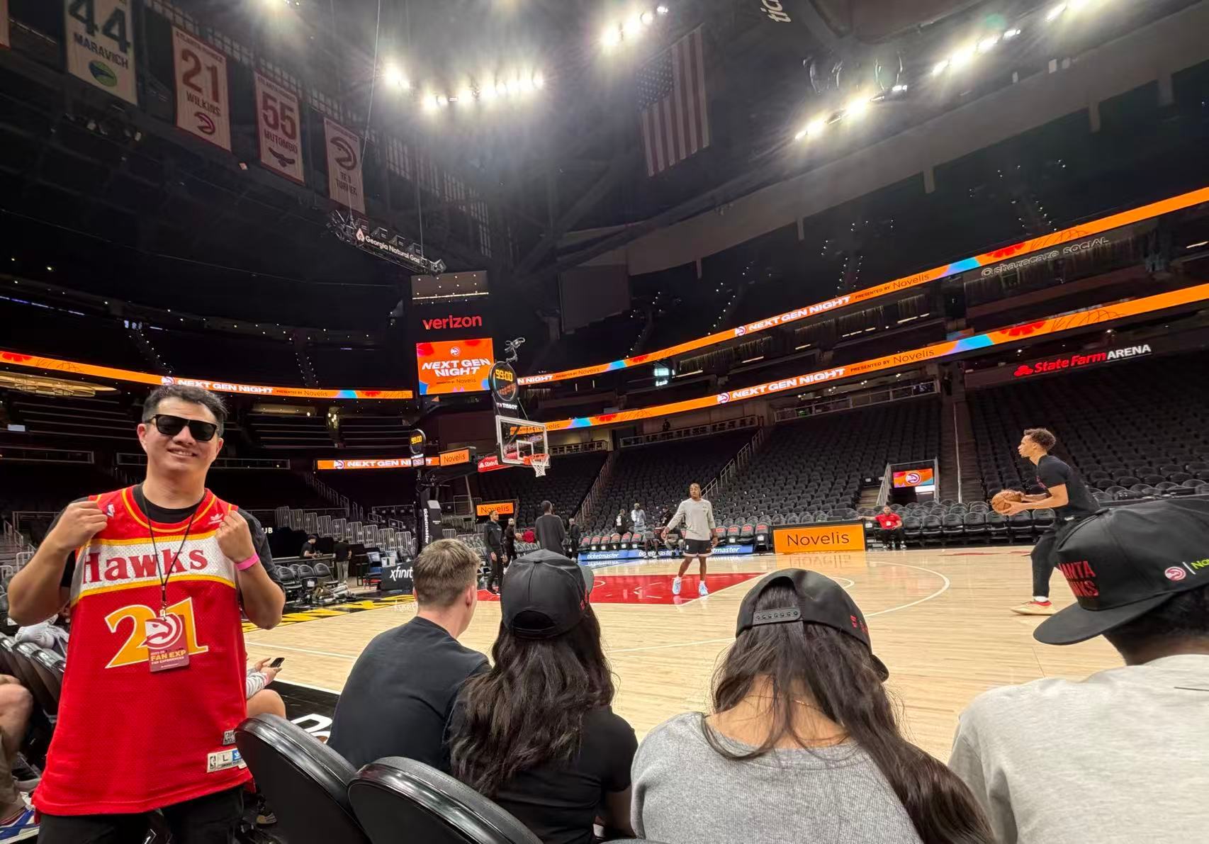 群友现场看球达成✅chinahawks // 亚特兰大老鹰