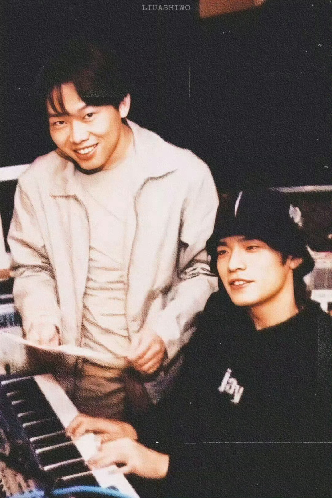 这两个瘦子谁啊？ 