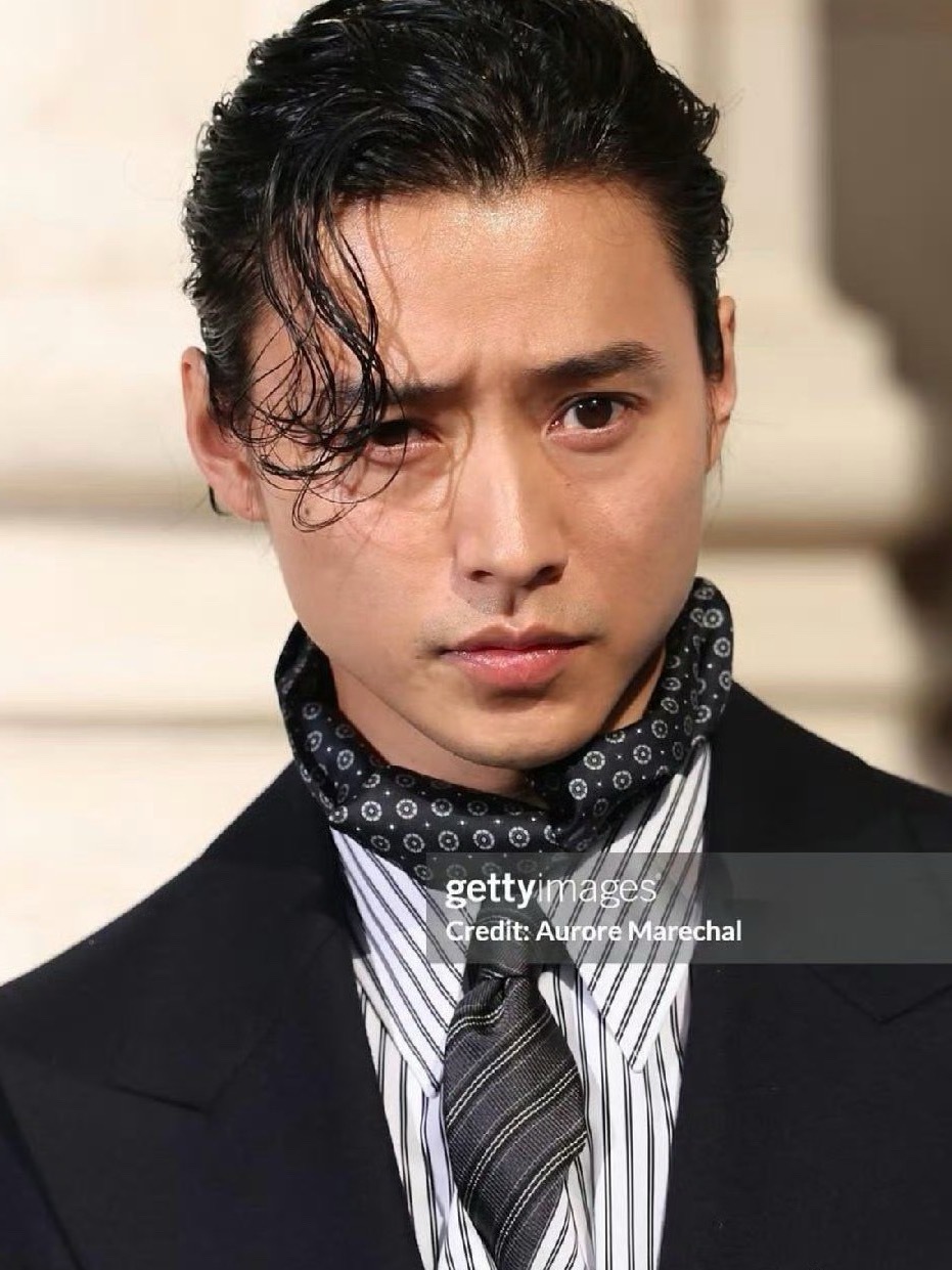 山崎贤人g社生图来了，状态看起来不错 