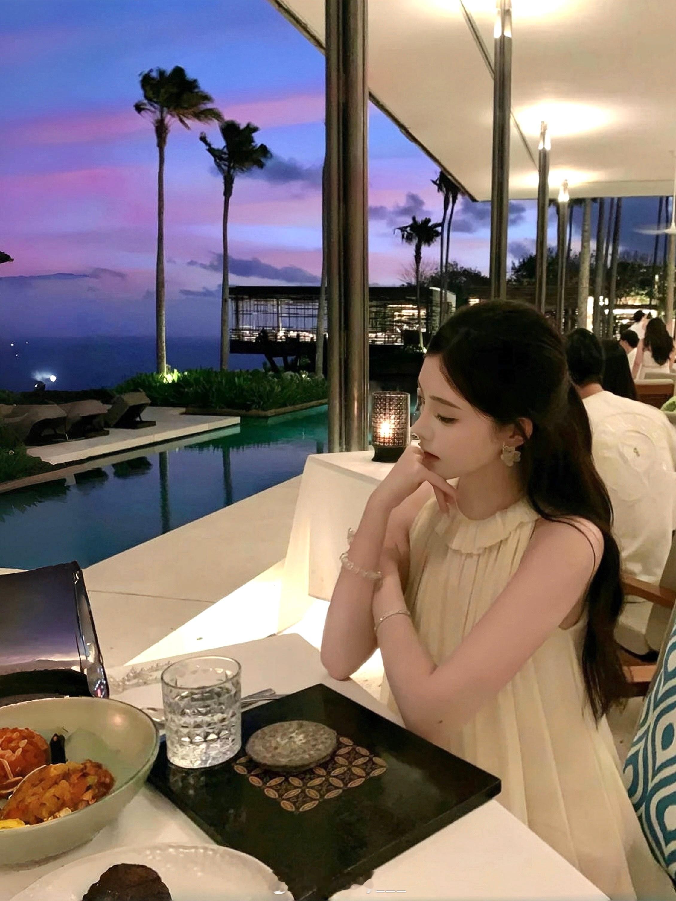 𝐵𝑎𝑙𝑖 𝑚𝑒𝑚𝑜𝑟𝑖𝑒𝑠 🏖️🥂前两天都在泡酒店第