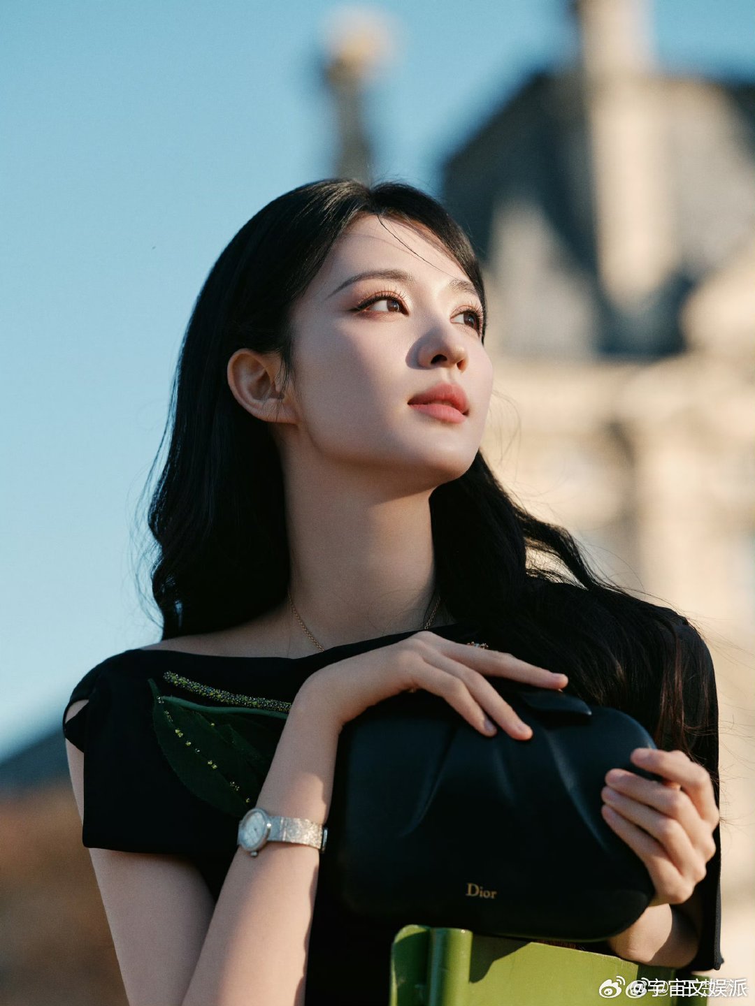 被王楚然美的吱哇乱叫王楚然美的吱哇乱叫巴黎秀场的王楚然，美得像从画里走出来的！典