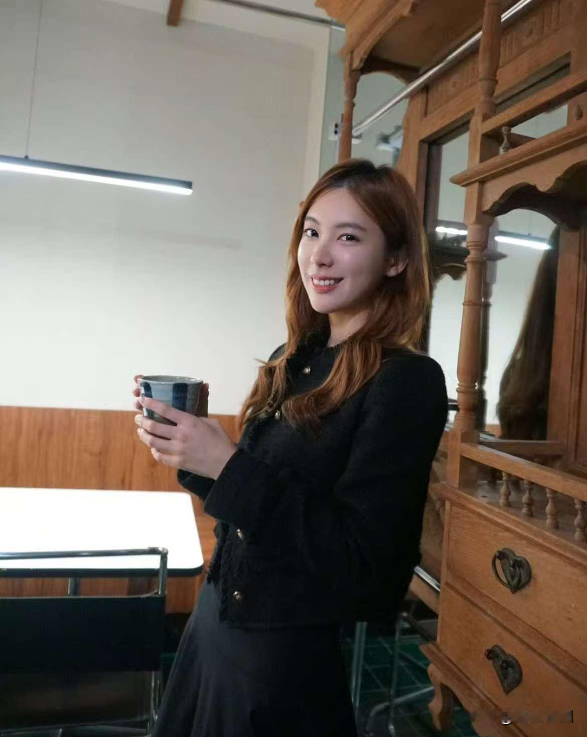 外头有雪，进屋喝咖啡