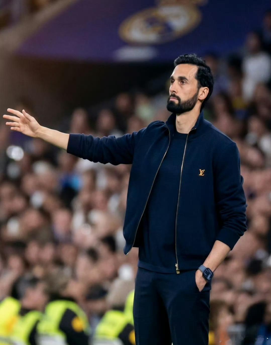 阿韦洛阿帅位告急，克洛普成皇马“终极梦想”？全面革新，或许是皇马唯一出路。经历一