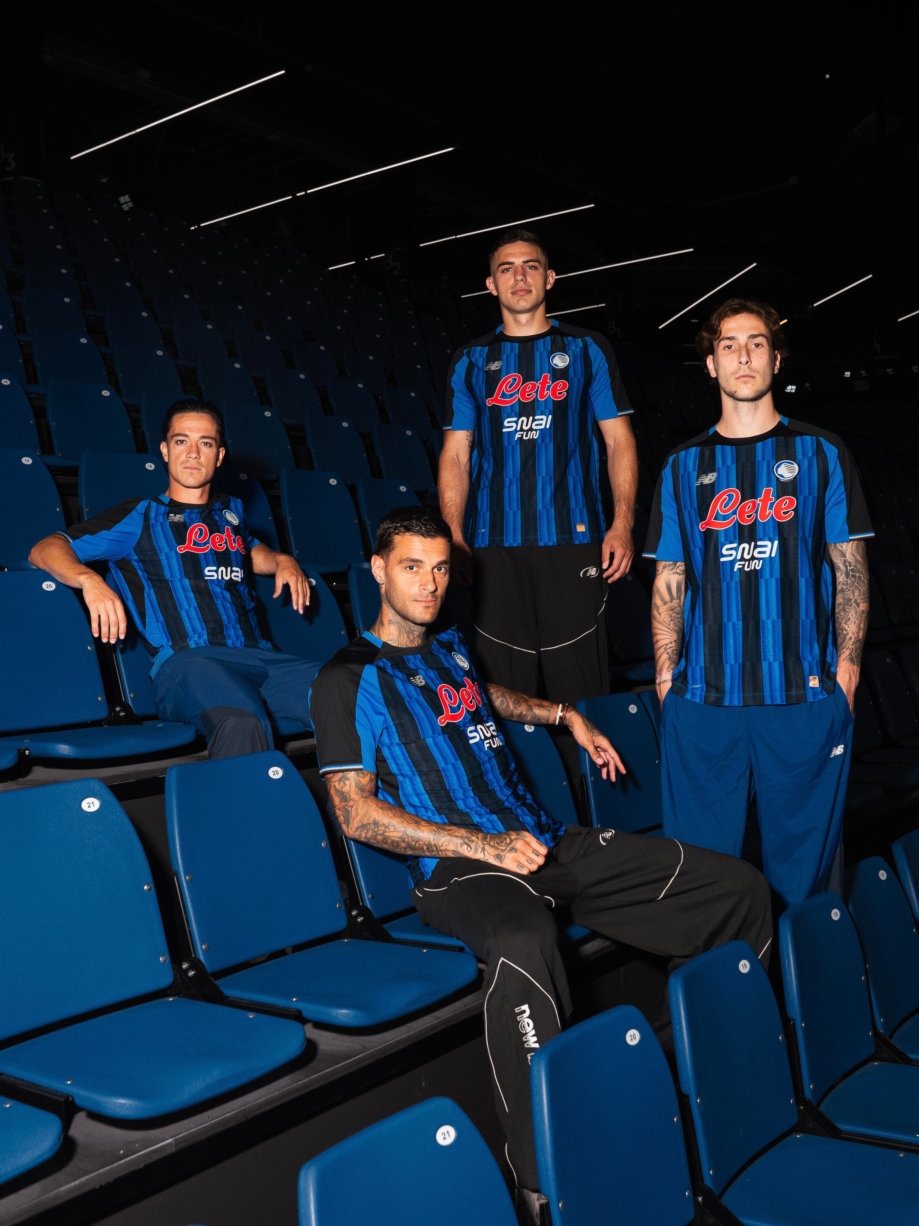 🔦聚光灯已就位 👕2026/27主场战袍，全新登场！亚特兰大冲啊🖤💙  