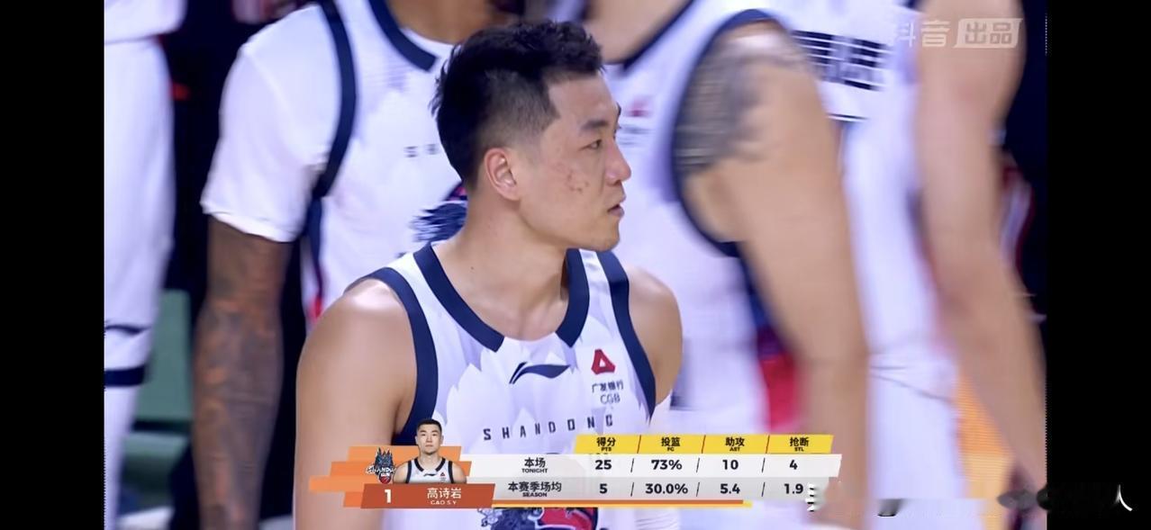 硬气！被罚下四人高速男篮107:94逆转南京获客场首胜！
上半场的高速男篮全然不