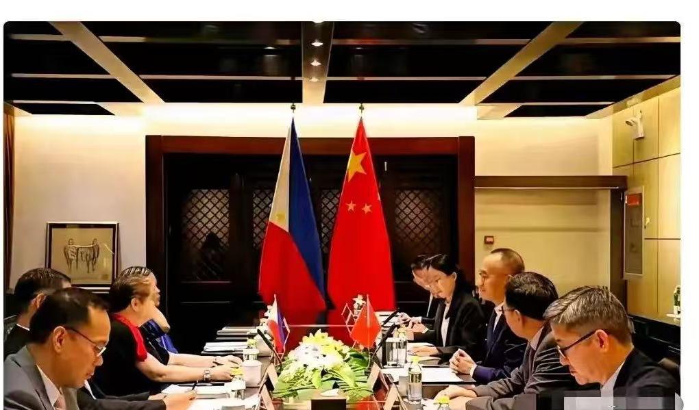 中菲在泉州谈判，菲律宾提出两大蛮横要求！

第一个要求，是让中国帮忙。菲律宾现在