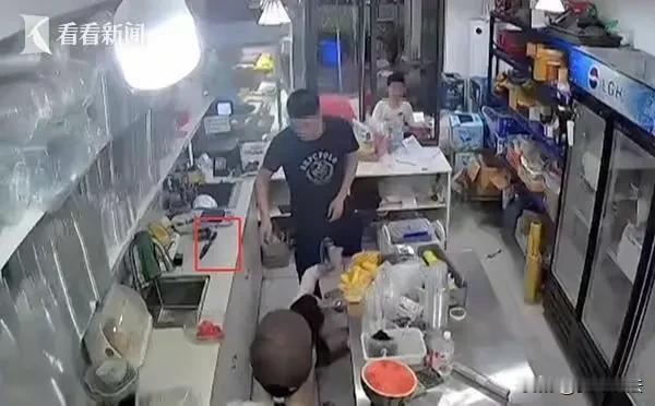 家暴只有0次和无数次！重庆，一女子和结婚后就遭遇丈夫家暴，好不容易将孩子生下来离