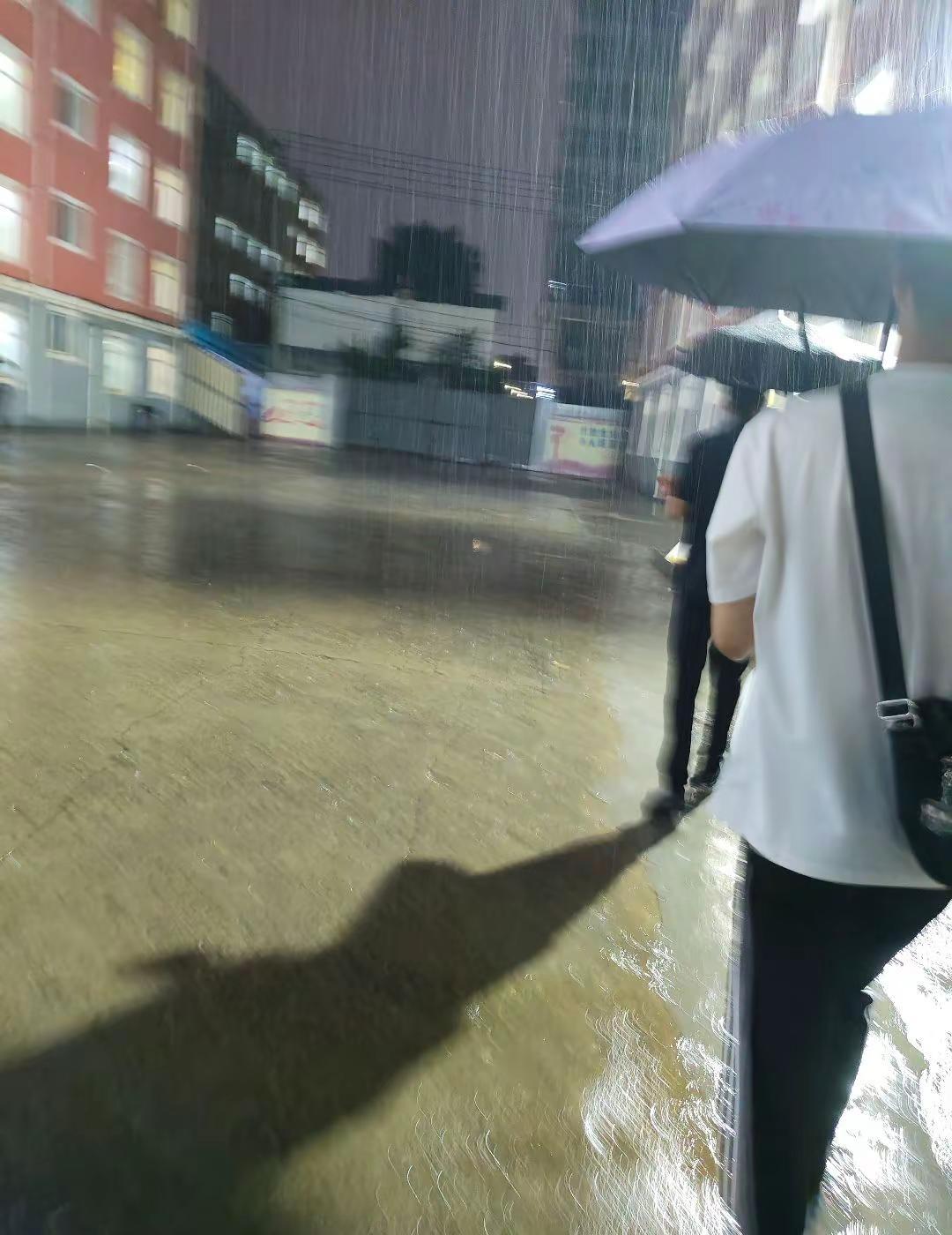 就让这大雨全都落下~沈阳 沈阳暴雨