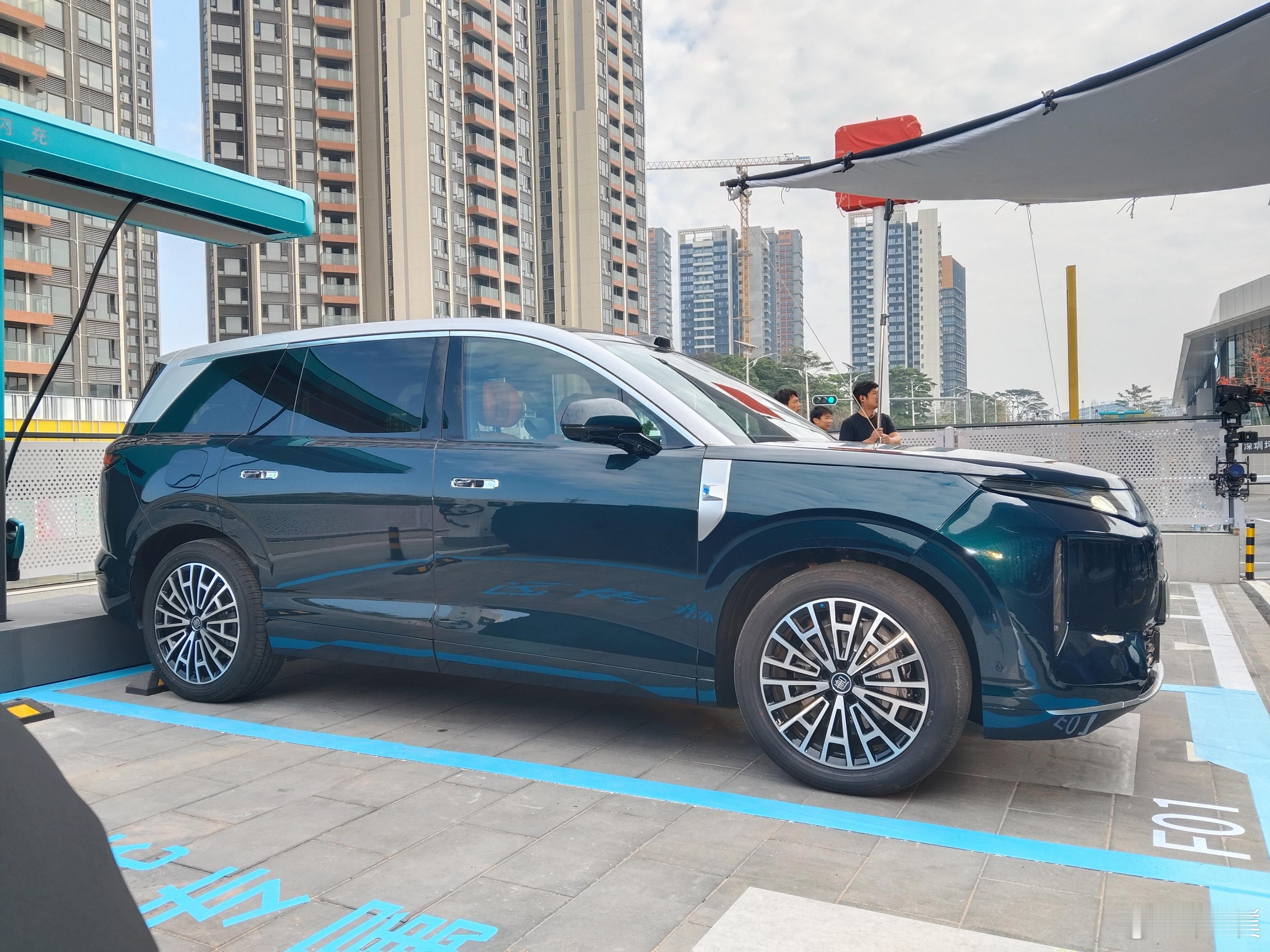 比亚迪大唐无伪装实车，总结一下目前已知信息点：车长超过5.2米，宽近2米，有六座