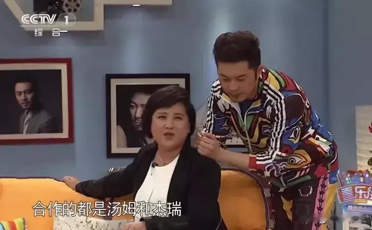贾玲曾经在小品中的一句戏言，没想到20年后，会真的梦想成真。
“当年我在好莱坞，