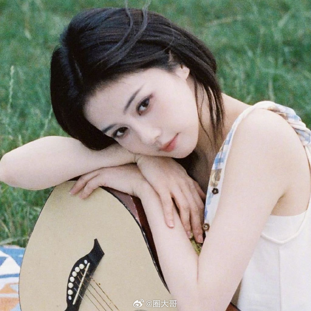 白鹿解约好顺利曝白鹿因解约陷入舆论争议 啊这啊这，就是说白鹿突然发文官宣和欢娱解