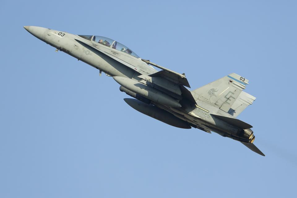 6月13日美军F/A-18D坠毁，编号165412(见左平尾下)

2026年6