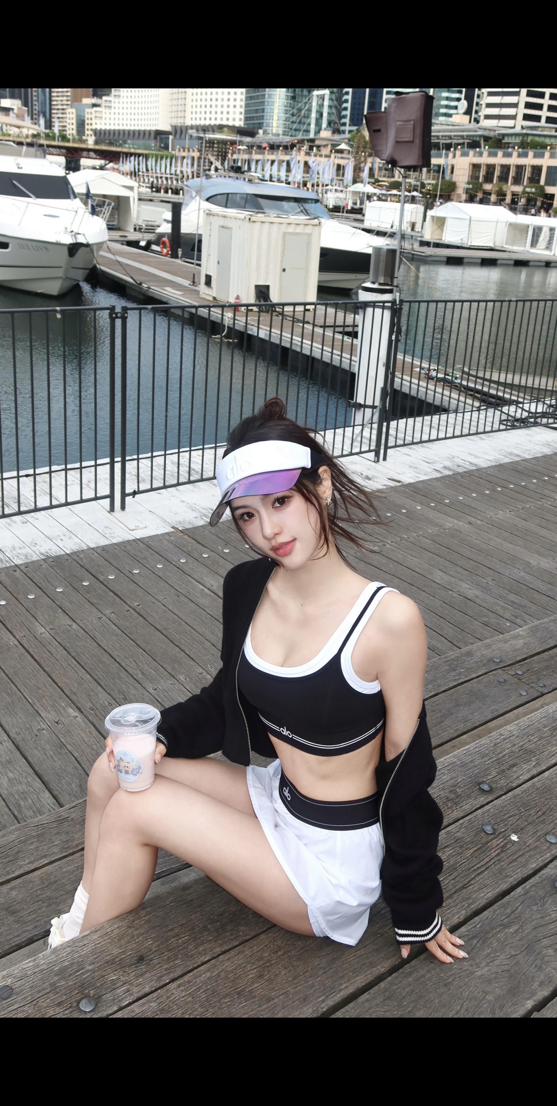 喜欢黑丝的就不要招惹我们土豆丝