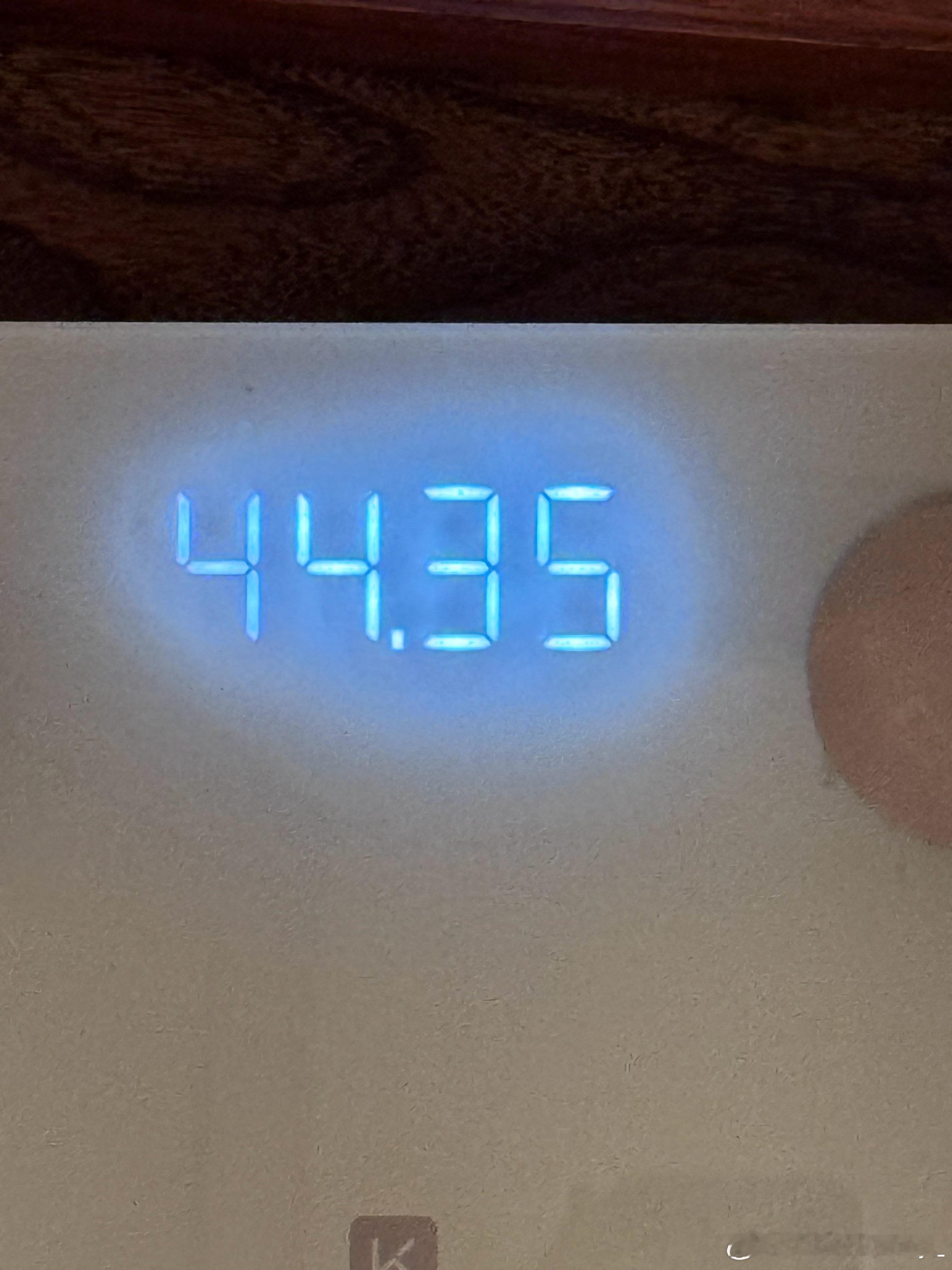 早上45.3 早上发脾气➕晚上健身直接掉两斤 感觉生气唯一的好处就是会掉秤[允悲