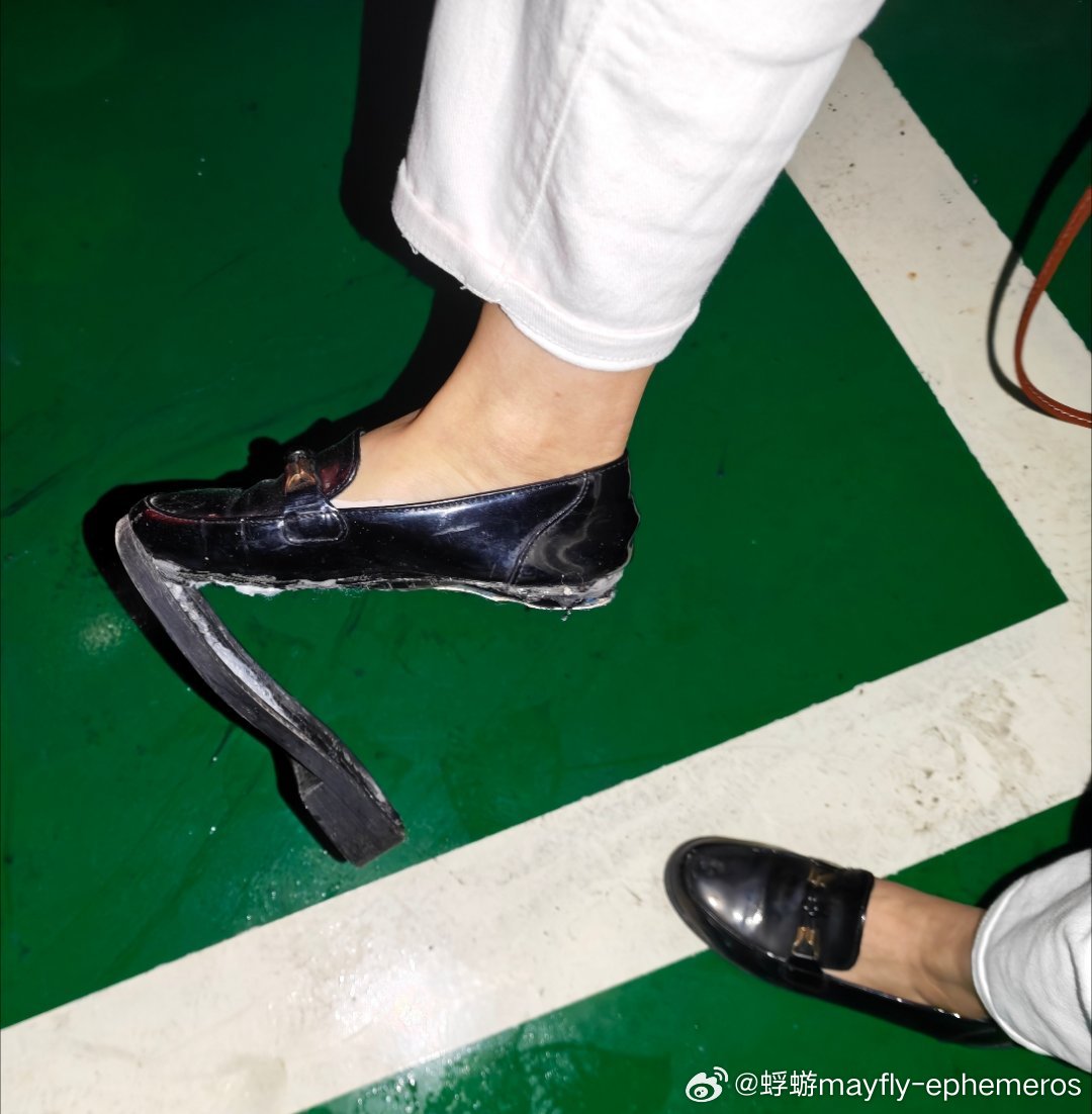下班回家发生了大无语事件路上感觉刹车油门不对劲似的换着踩时感觉有点不太顺畅但我也