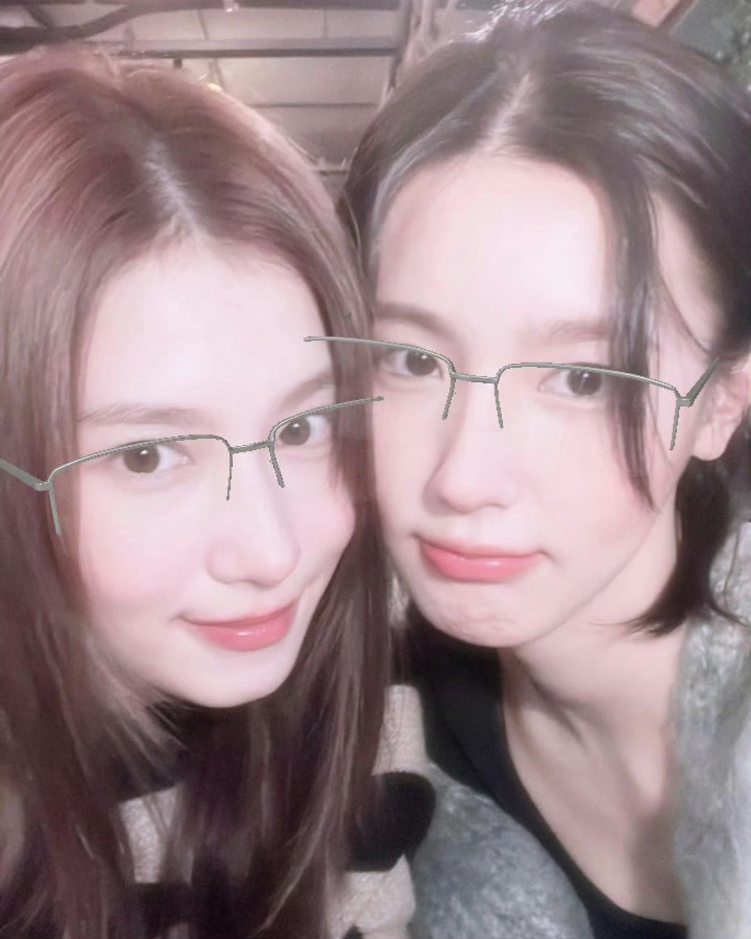 sana和赵美延    就喜欢看美女们贴贴😘 ​​​