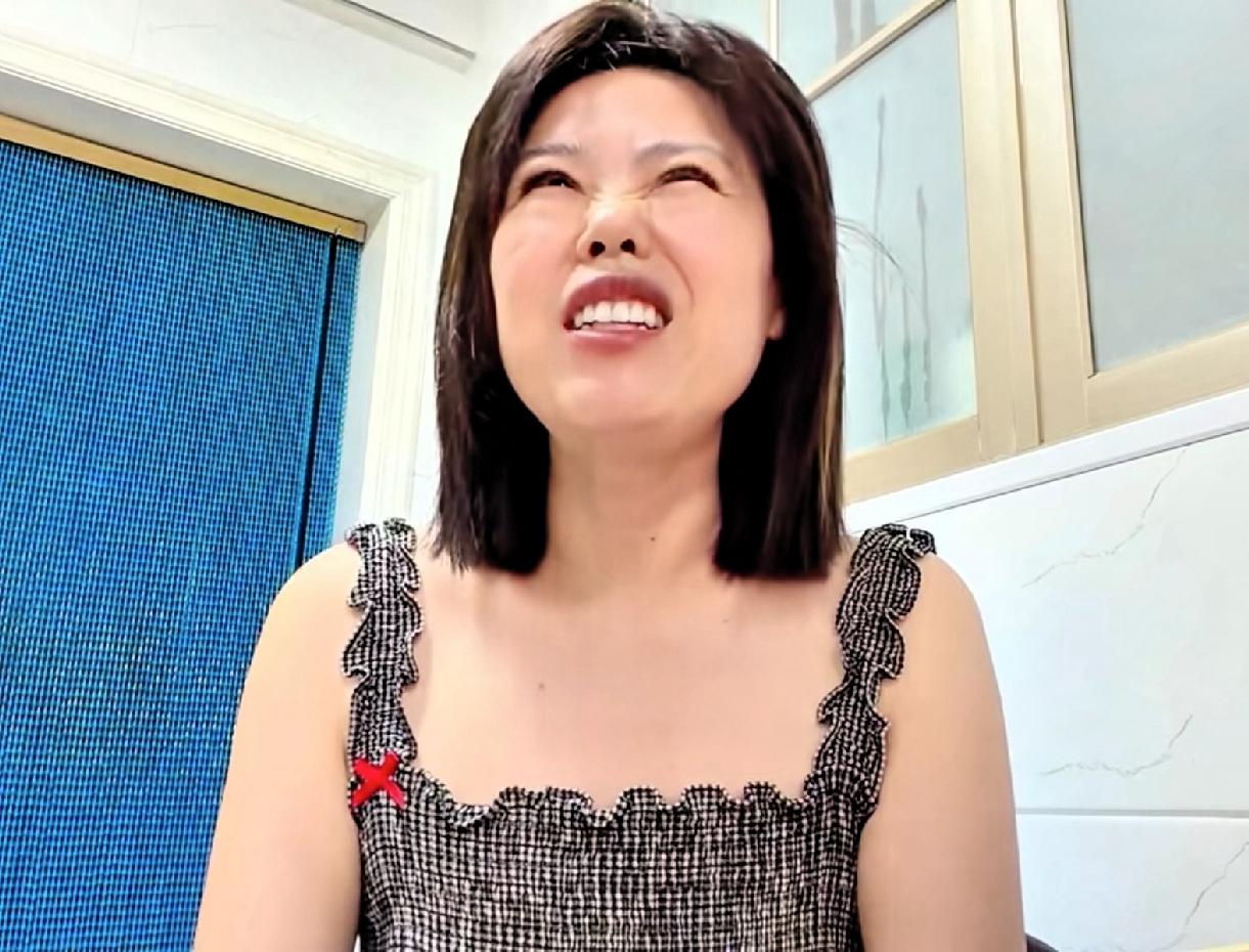 苦茶丹丹香，一家三口，入住高级公寓！
伙伴们搬家了，第一天来我妈非得说不弄提前订