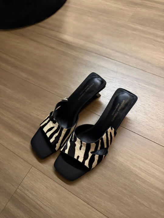 斑马纹➕翼状鞋面！来自姐妹的返图