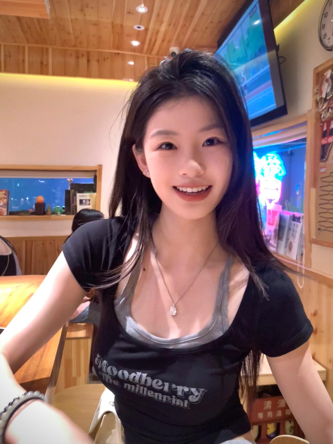 笑起来好看还是不笑好看捏