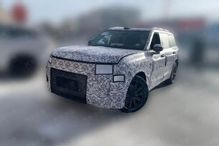 日前我们从相关渠道获长安福特CX810测试谍照，结合此前消息，新车为新能源车型，