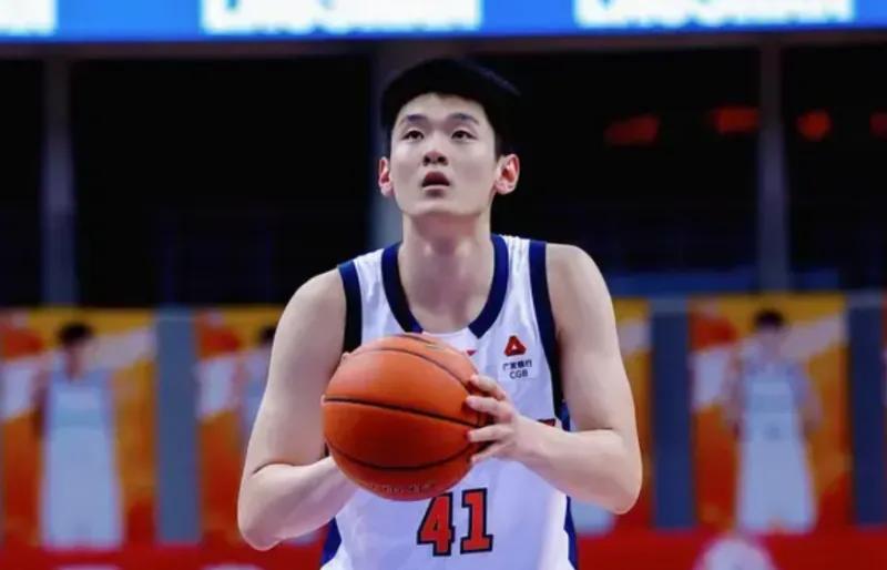 王洪泽：感谢杜导给我这么多机会&在我状态不好时让我找状态
04月09日讯，在备受